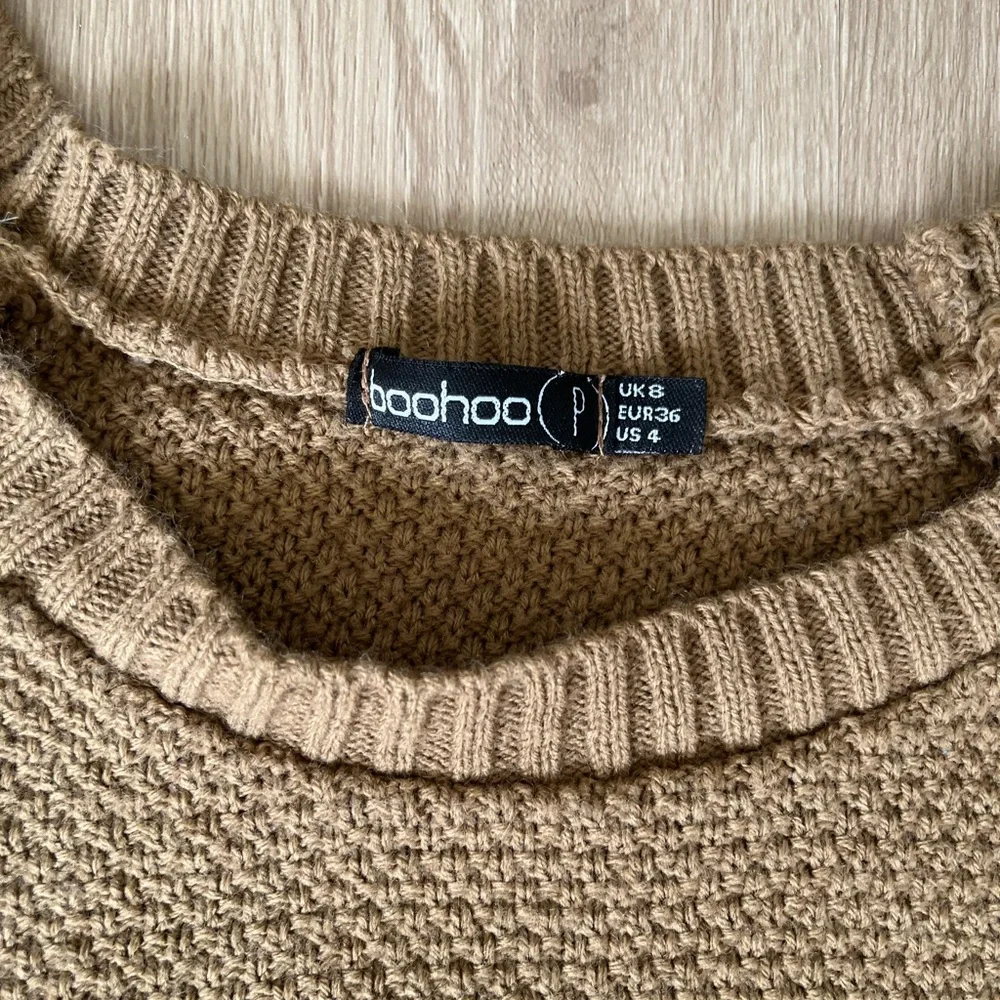 Cold Shoulder Sweater - Picture 4 of 4